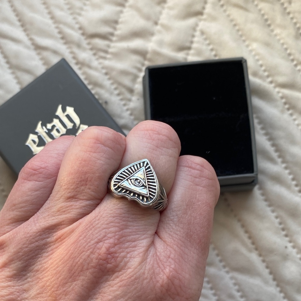 Mystic Silver Heart Ring with Eye Design - Picture 3 of 3